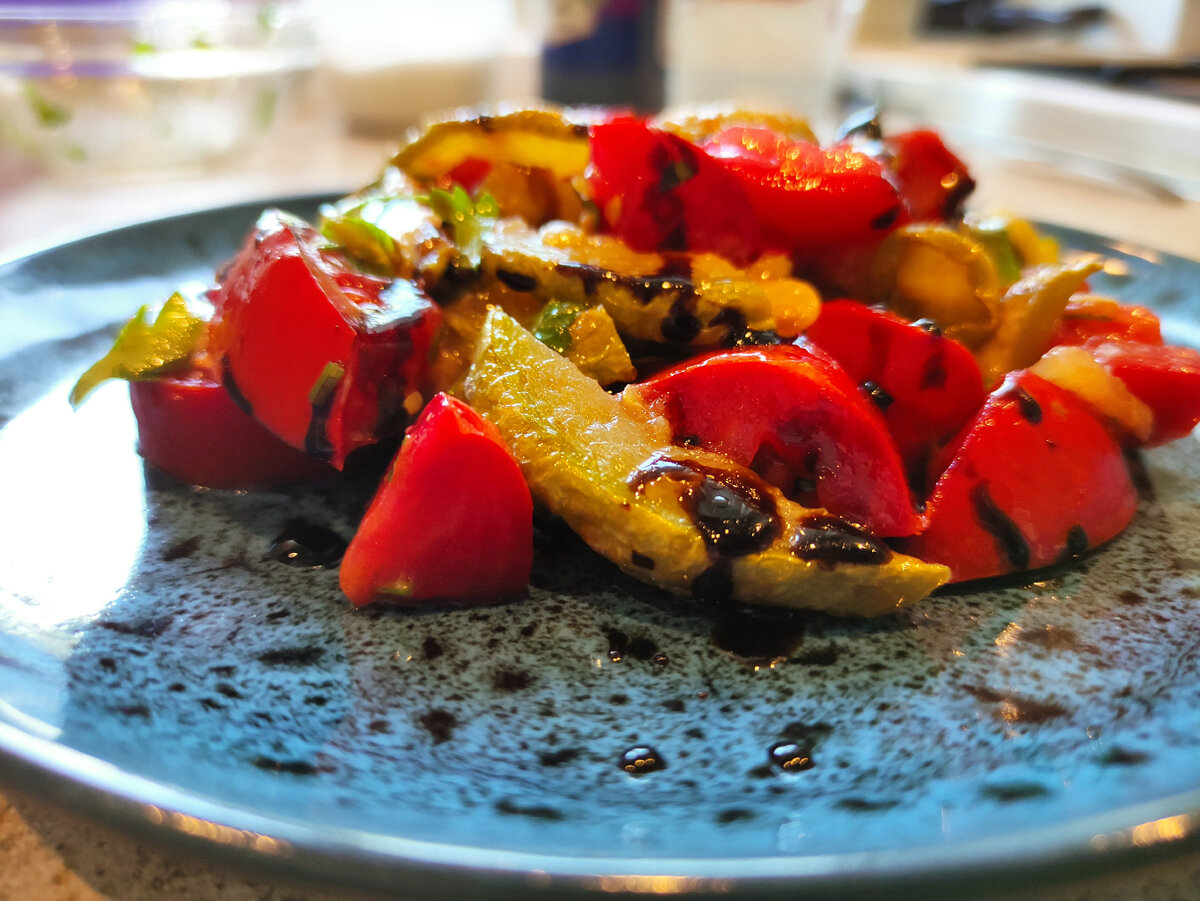 Салат из жареных кабачков (фото автора) 