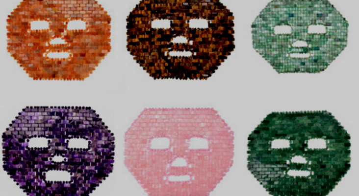 Прохлада и вес нефритовых камней помогают уменьшить пышные глаза утром