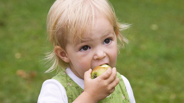 Ю сын-хо фото. Маленькие дети картинки. Занятия с логопедом. Ю для детей. Ребенка ю.