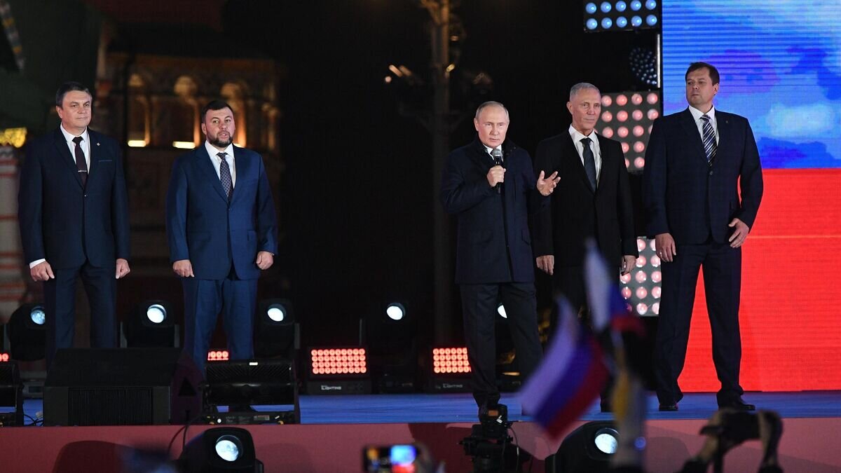    Президент РФ Владимир Путин выступает на митинге-концерте в поддержку присоединения к России ЛНР, ДНР, Херсонской и Запорожской областей© РИА Новости / Максим Блинов