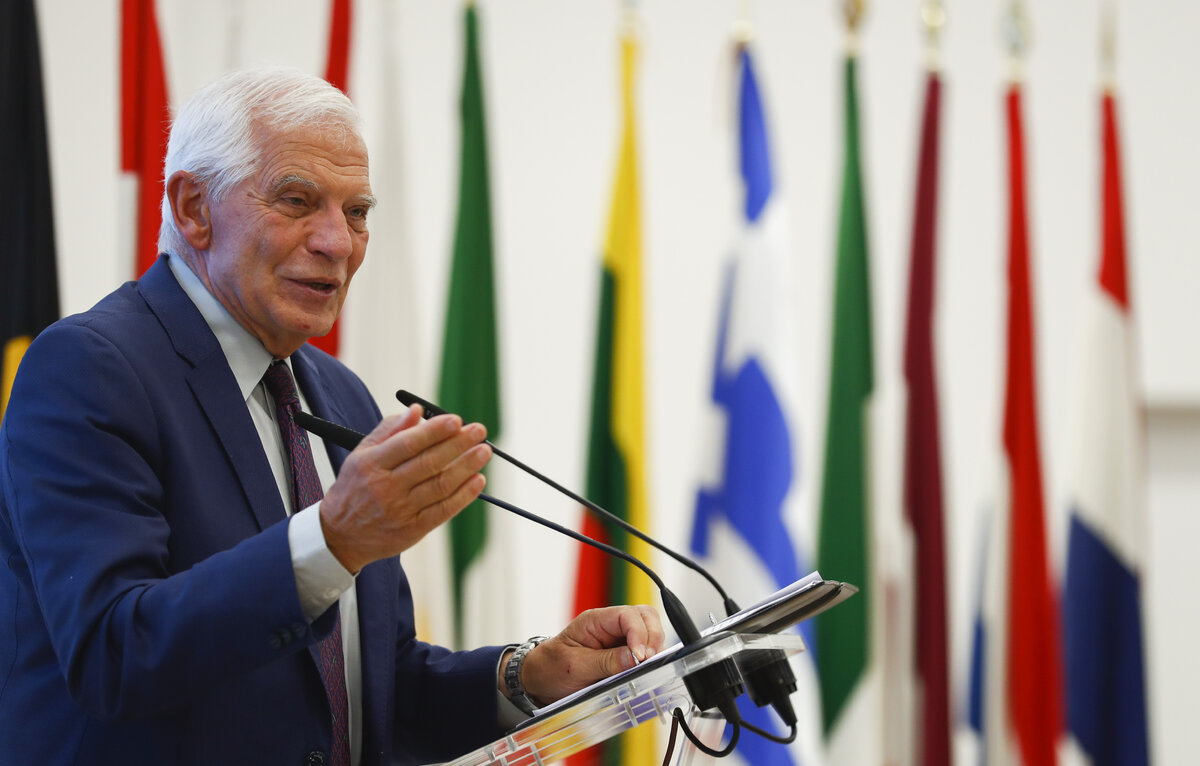    Верховный представитель ЕС по иностранным делам и политике безопасности Жозеп Боррель  EPA-EFE/Javier Lizón