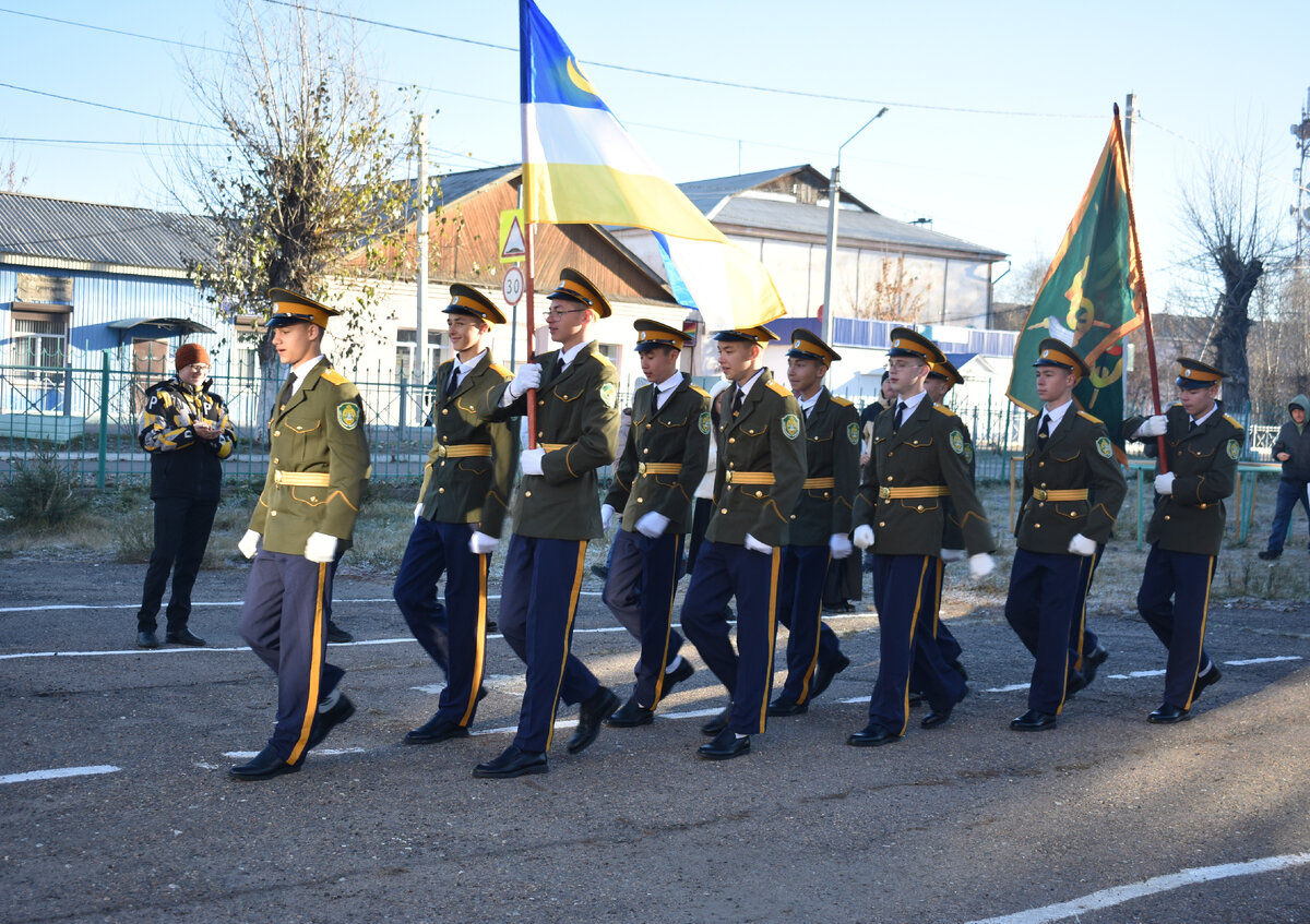 Команда «Патриот» прибыла на линейку в Кабанскую школу из Волгограда.