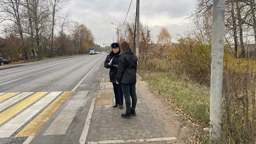    Автоинспекторы напоминают жителям Щелкова о правилах перехода проезжей части ©Пресс-служба МУ МВД России «Щелковское»