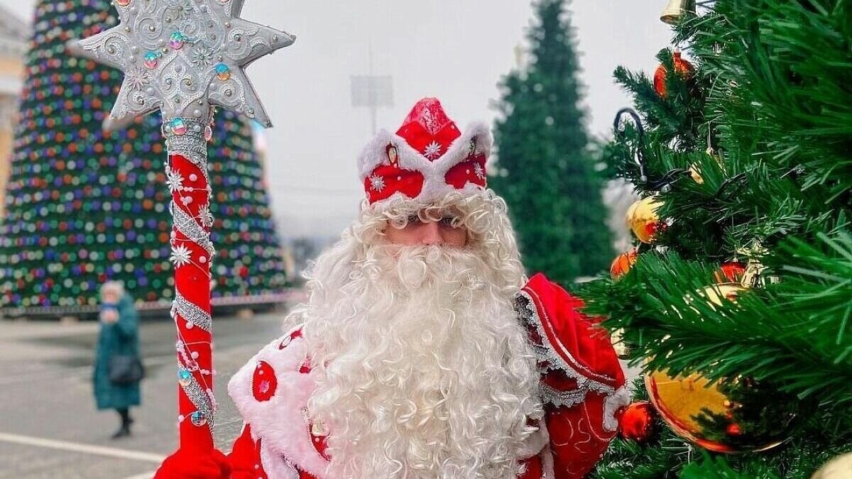     В Ставрополе к зимнему периоду начали готовить городские объекты, но новых украшений в этот раз не будет, сообщил сити-менеджер Иван Ульянченко.