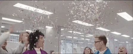 www.giphy.com