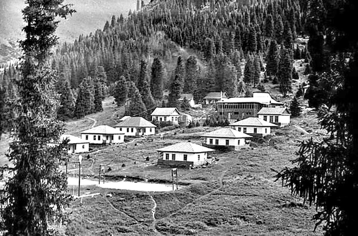 Альплагерь в Среднем Талгаре. Речка ниже.