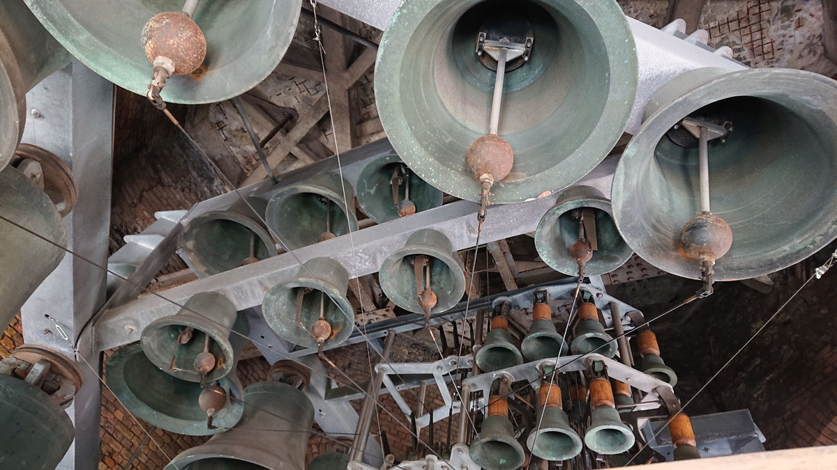 Карильон башни Беффруа. Фото: https://yandex.ru/images