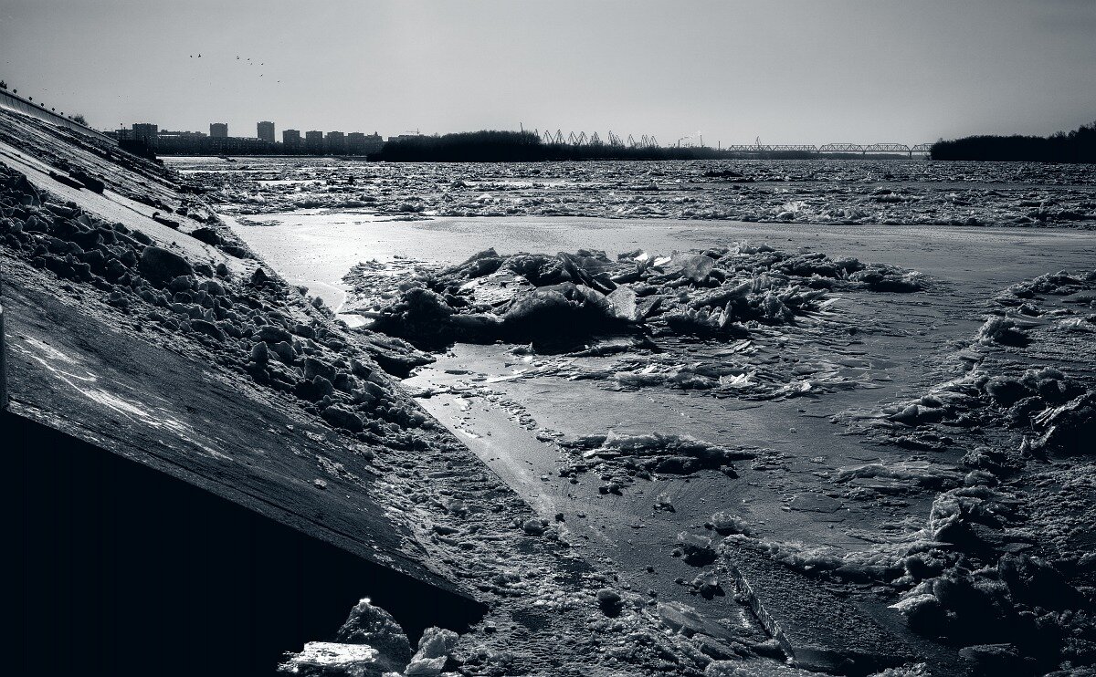 Лёд на Иртыше.