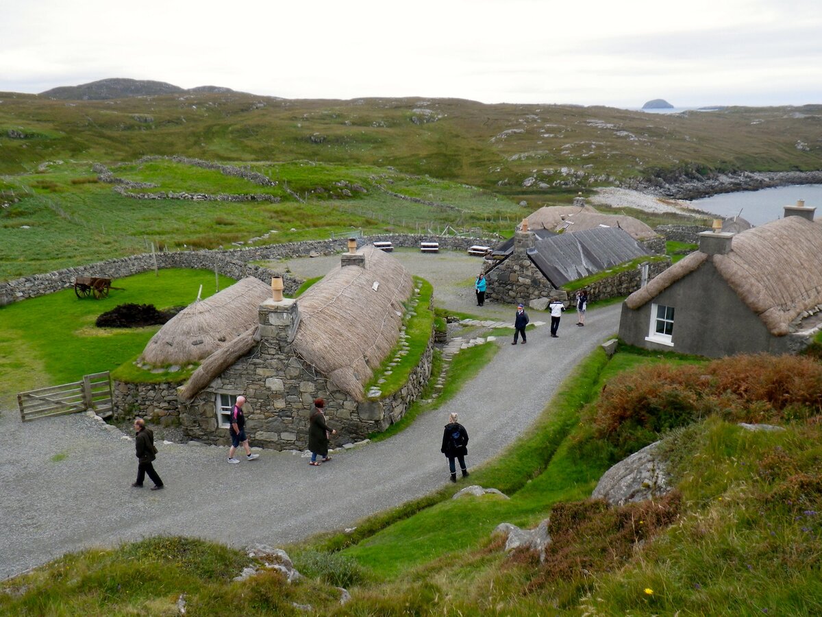 Теперь в Гаренене хозяйничают туристы