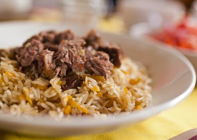 Плов с говядиной и желтой морковью.