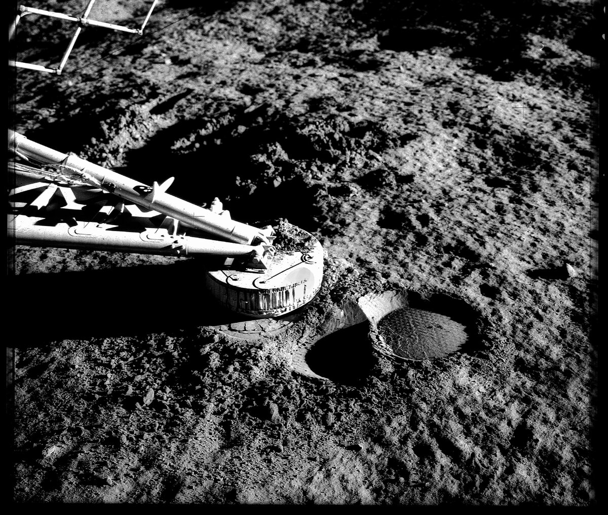 Украшения из лунного грунта. Слой лунного грунта 7. Реголит наса. Реголит лунный грунт. Реголит лунный грунт.