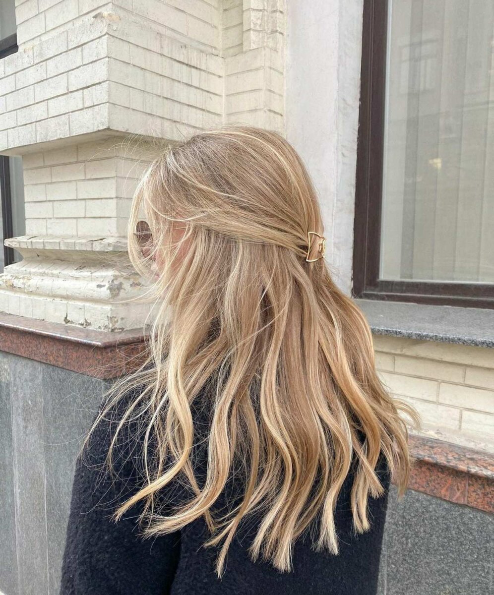 Новое - это хорошо забытое старое: 12 идей причесок с крабиком | Сам Себе  Парикмахер | Дзен