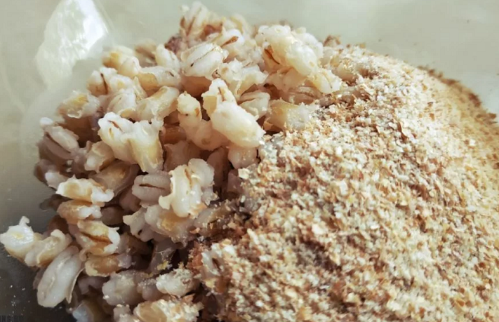 Сухари будут оставлять под водой шлейф, на который обязательно обратит внимание рыба