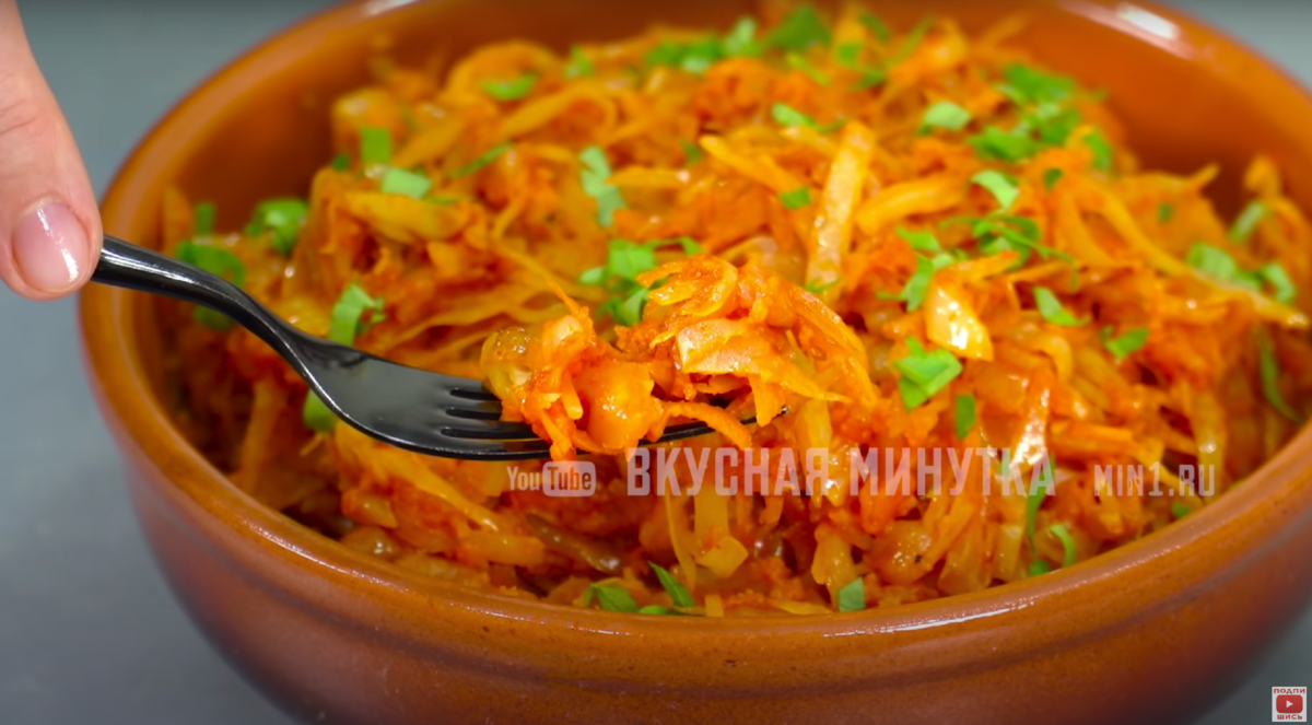 Когда мне хочется особенно вкусной тушеной капусты, готовлю ее, как ...