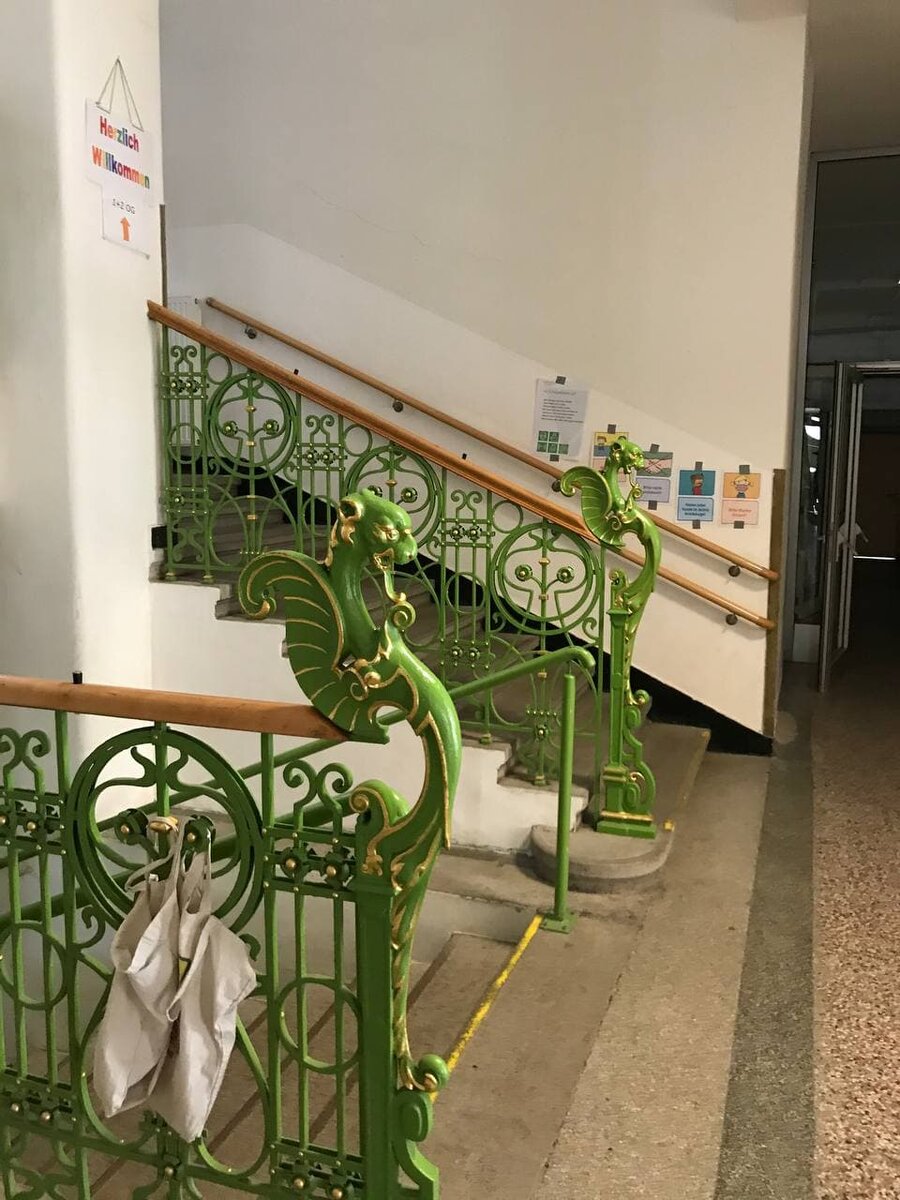 Школа, где нас никто не ждал)
