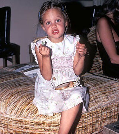 Фото. Обычное детство знаменитости: с разводом родителей и переездами