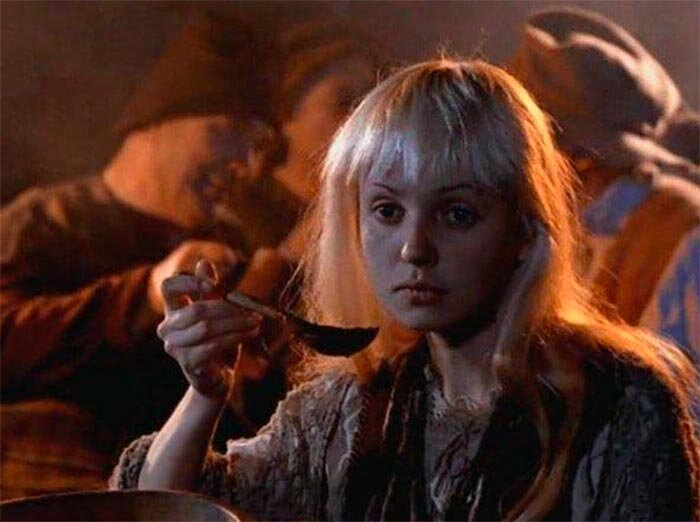 Иллюстрации взяты с сайта https://stuki-druki.com/film/skazka-stranstviy-1983.php