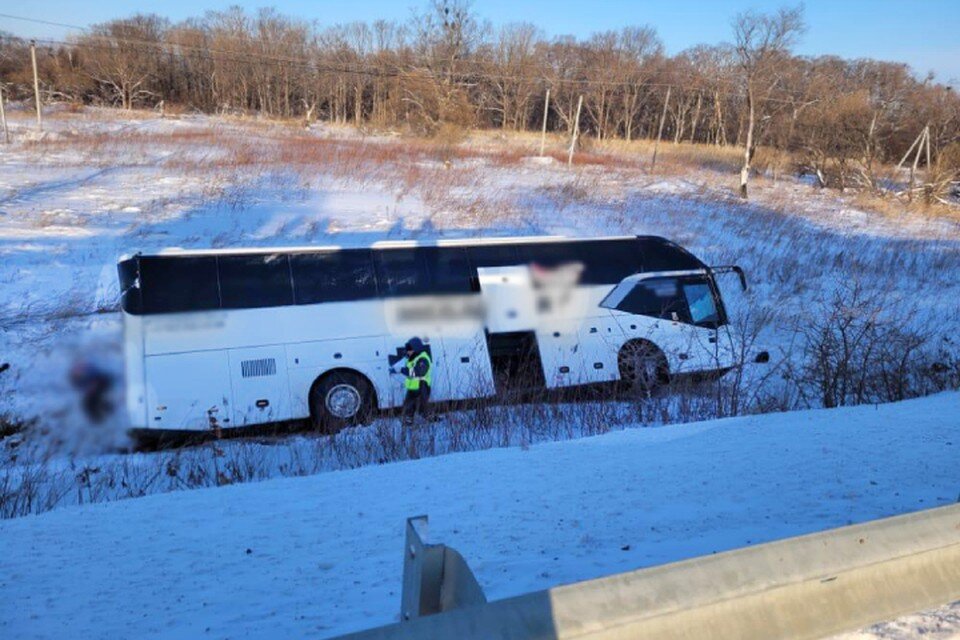     Водитель не справился с управлением, вылетел в кювет и упал на бок  УМВД России по Хабаровскому краю