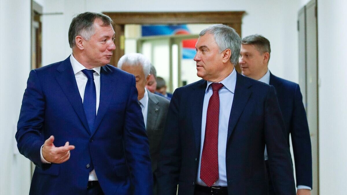    Заместитель председателя правительства РФ Марат Хуснуллин и председатель Государственной Думы РФ Вячеслав Володин© Пресс-служба Госдумы РФ