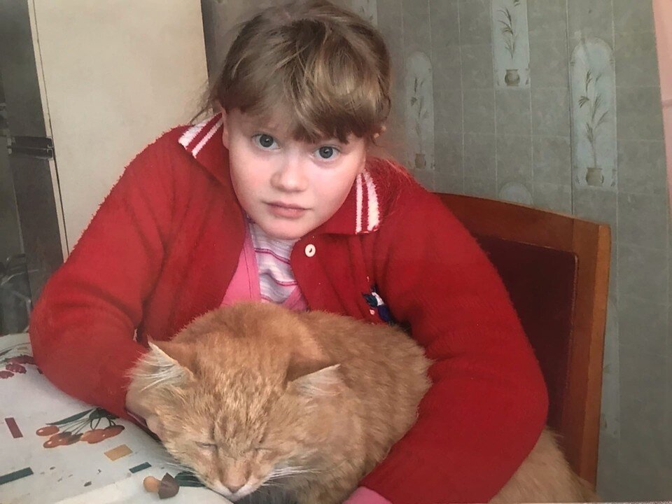     Даша вместе с любимым котом Тимой. Фото предоставлено героиней публикации.