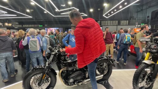 Прогулка по стенду Triumph на выставке EICMA в Милане