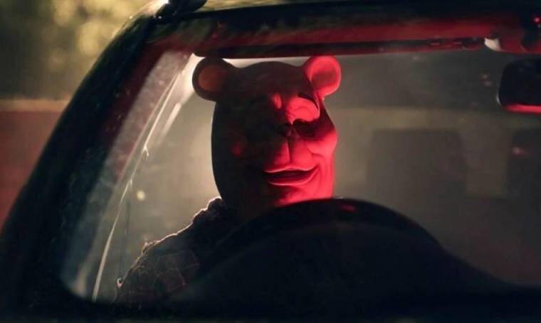    кадр из фильма "Винни Пух: Кровь и мед"