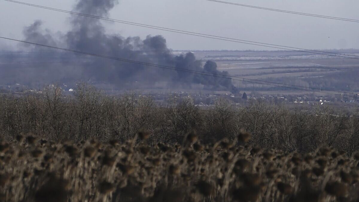    Дым в Соледаре© AP Photo / Libkos