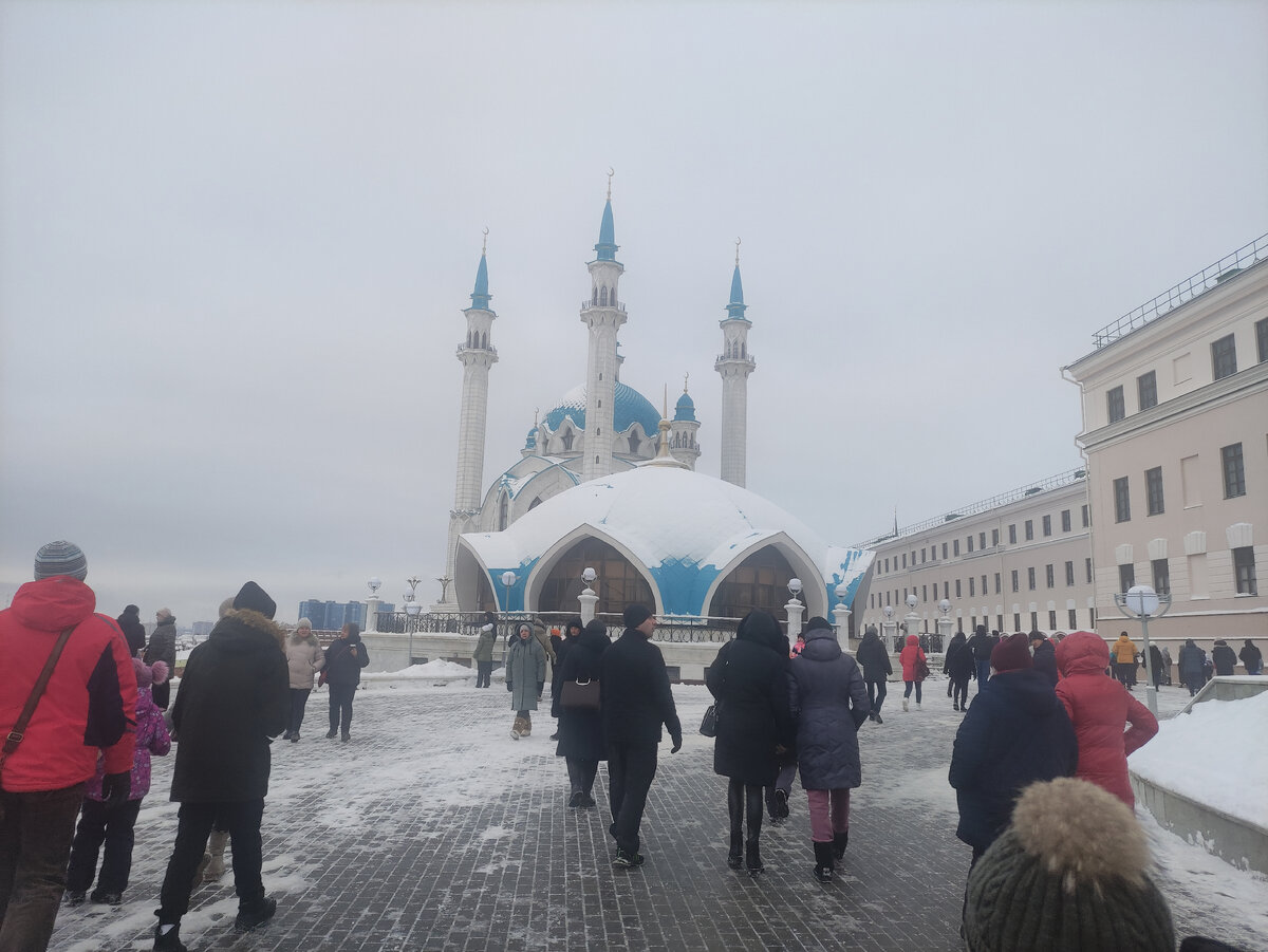 Это было непросто. Желающих увидеть Казанский кремль на новогодние праздники было очень и очень много.