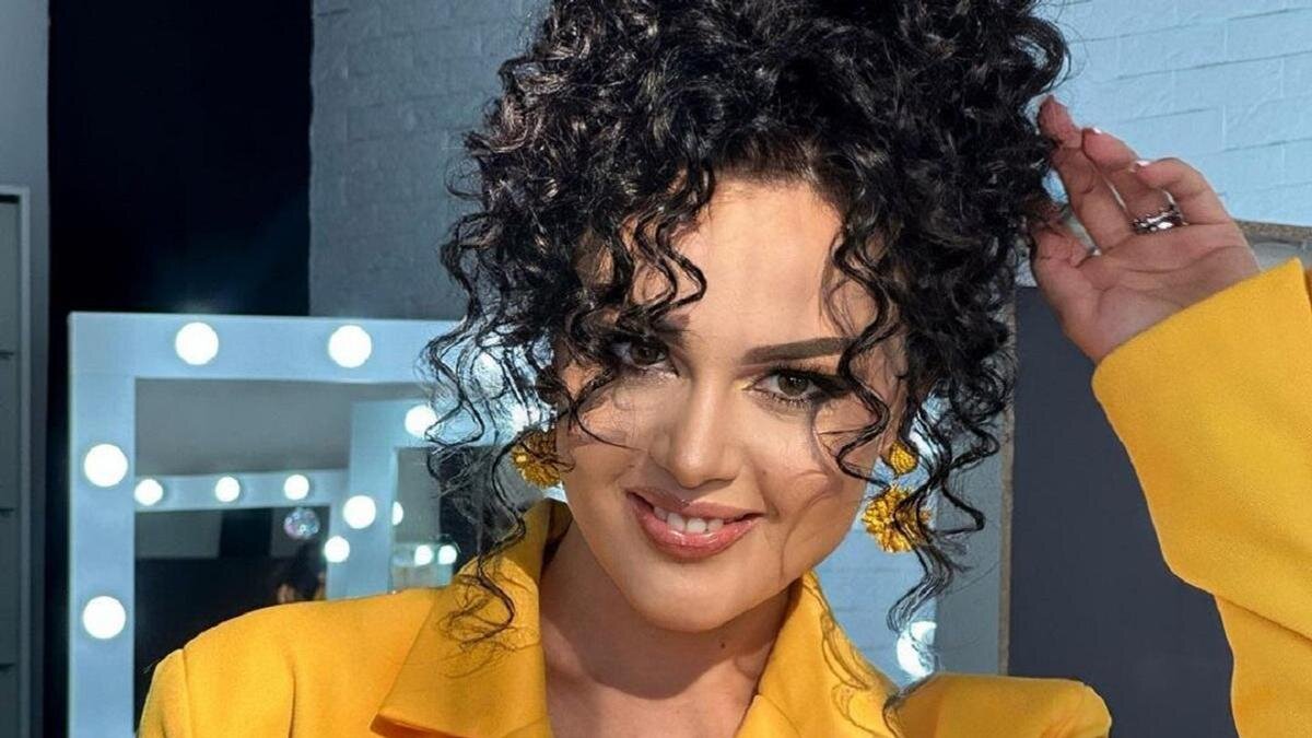    Анна Данченко:instagram.com/ann_2905