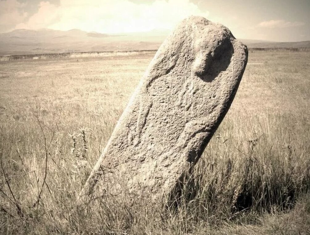 Вишап геншин. Армянский дракон Вишап. Мецамор вишапы. Вишапакары (камни-драконы).