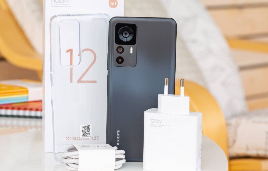 Xiaomi 12T может конкурировать с некоторыми флагманами. Фото: gsmarena.com