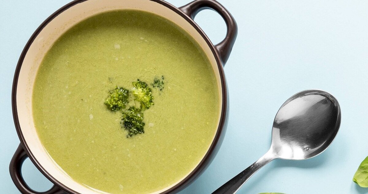 2017 году приготовили сырный суп. Сырный суп с брокколи. Брокколи в молоке.