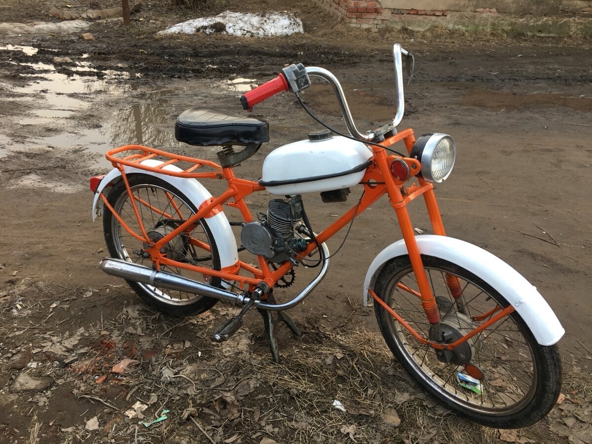 Fotoristicniy Moped