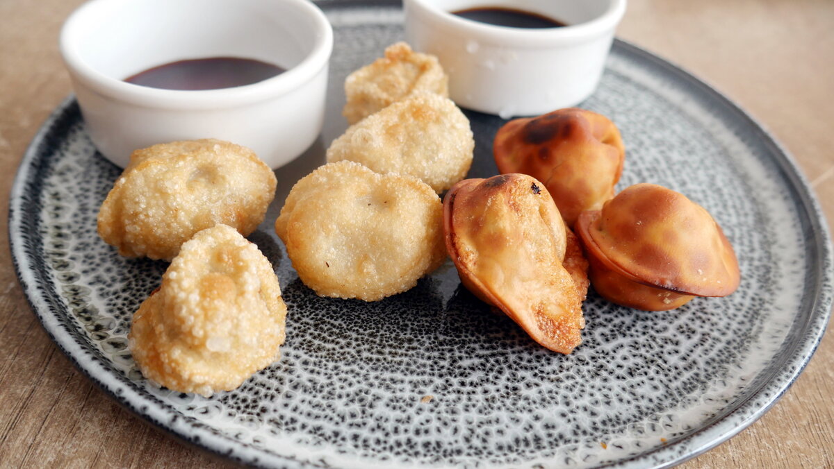 И вообще, никогда не жарьте пельмени на сковороде, пока не прочитаете этот рецепт 😊