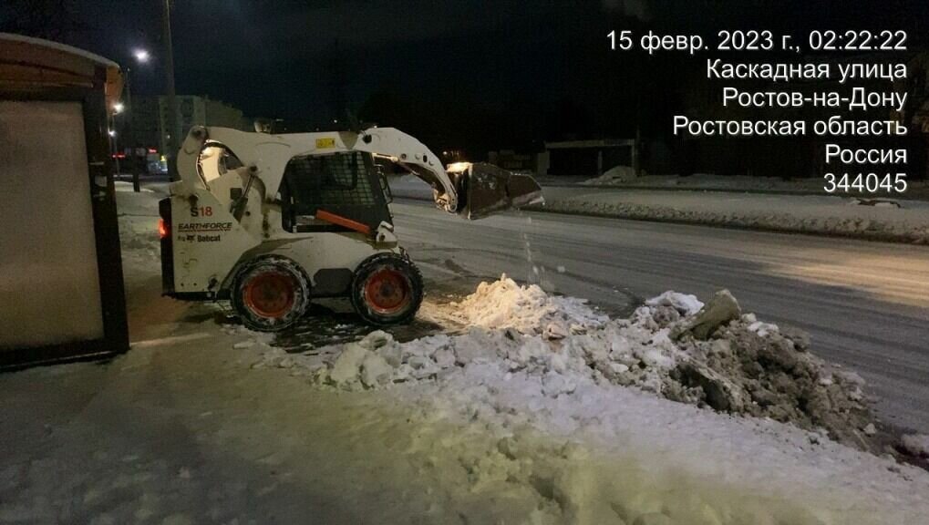     В Ростове-на-Дону ночью в среду, 15 февраля, удалось вывезти более шести тысяч кубометров снега, сообщили в мэрии.
