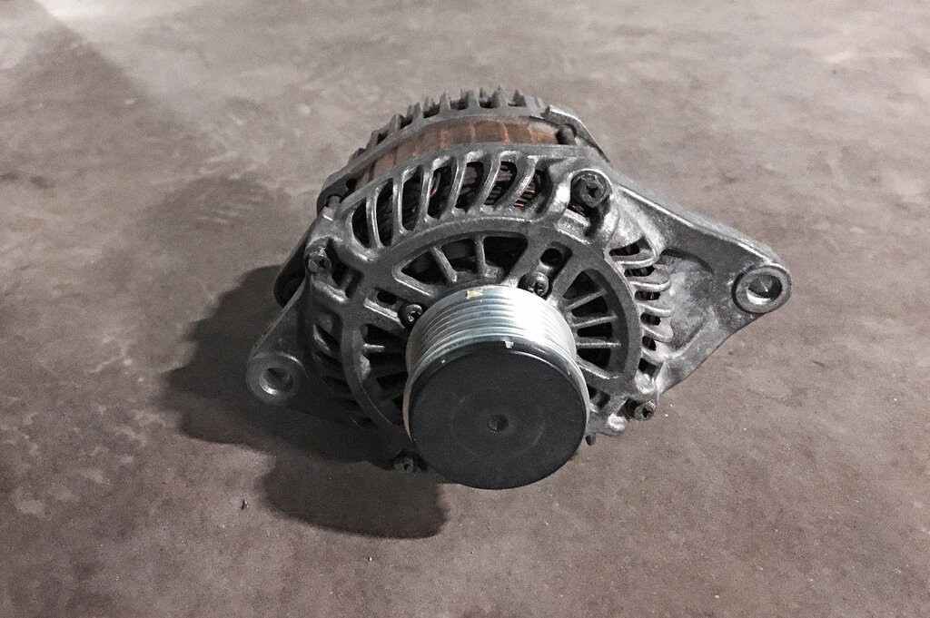 Правильный генератор Додж Калибр с обгонной муфтой