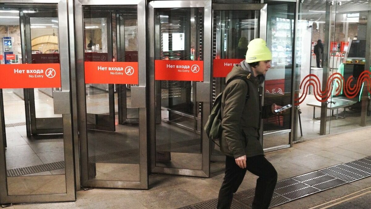     В московском метро установлен мировой рекорд по сокращению времени интервала между поездами. Во время испытаний автоматической системы регулирования движения поездов период ожидания электричек удалось сократить до 80 секунд.