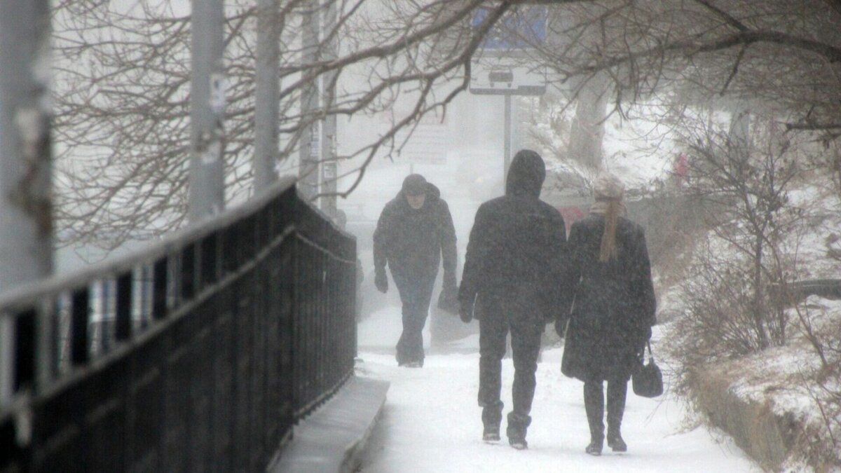     Непогода накрыла Нижегородскую область утром 26 февраля. Об этом предупреждает ГУ МЧС России по региону.