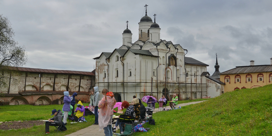 Самый большой монастырь в России: чем он привлекает кинематографистов, художников и архитекторов