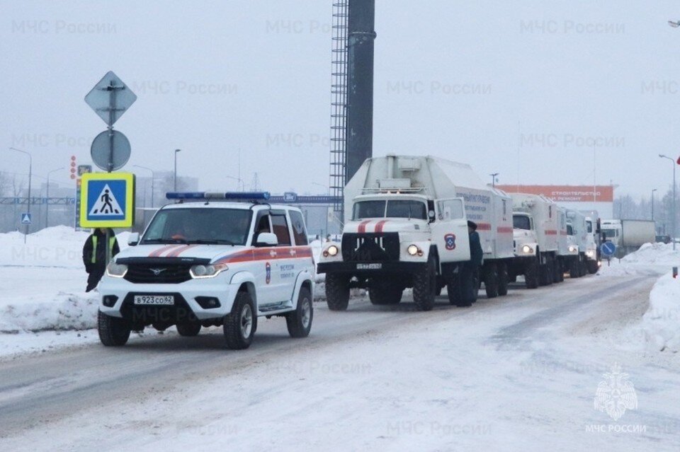     Сотрудники МЧС отрабатывают практические навыки на учениях 28 февраля. Фото: ГУ МЧС РФ по Рязанской области.