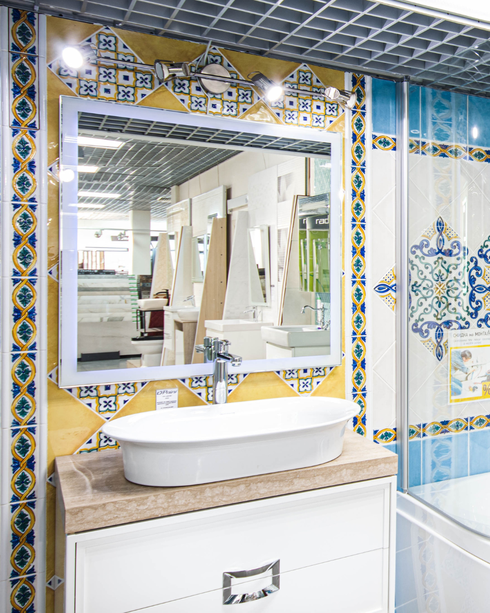 Интерьерные кабины наших фирменных салонов Плитка Подмосковья. Оформление KERAMA MARAZZI | Керамическая плитка "Капри"  