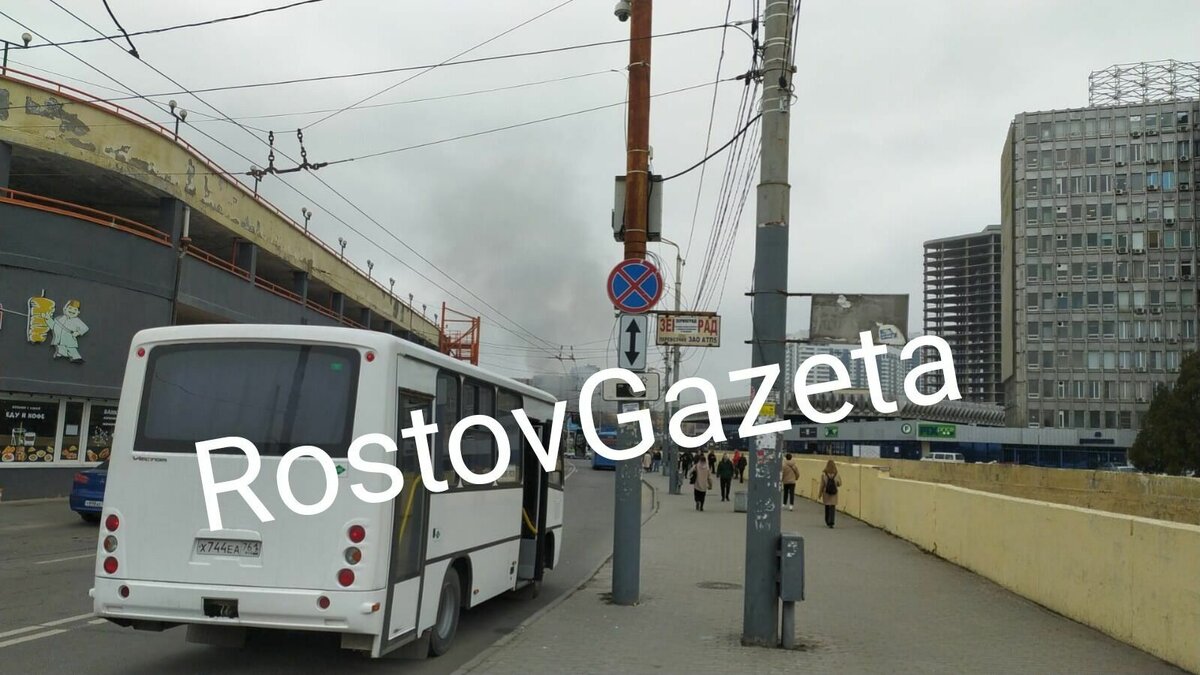     В Ростове сообщают об одном погибшем в пожаре на улице Сиверса, об этом рассказали в Telegram-канале ТАСС.
