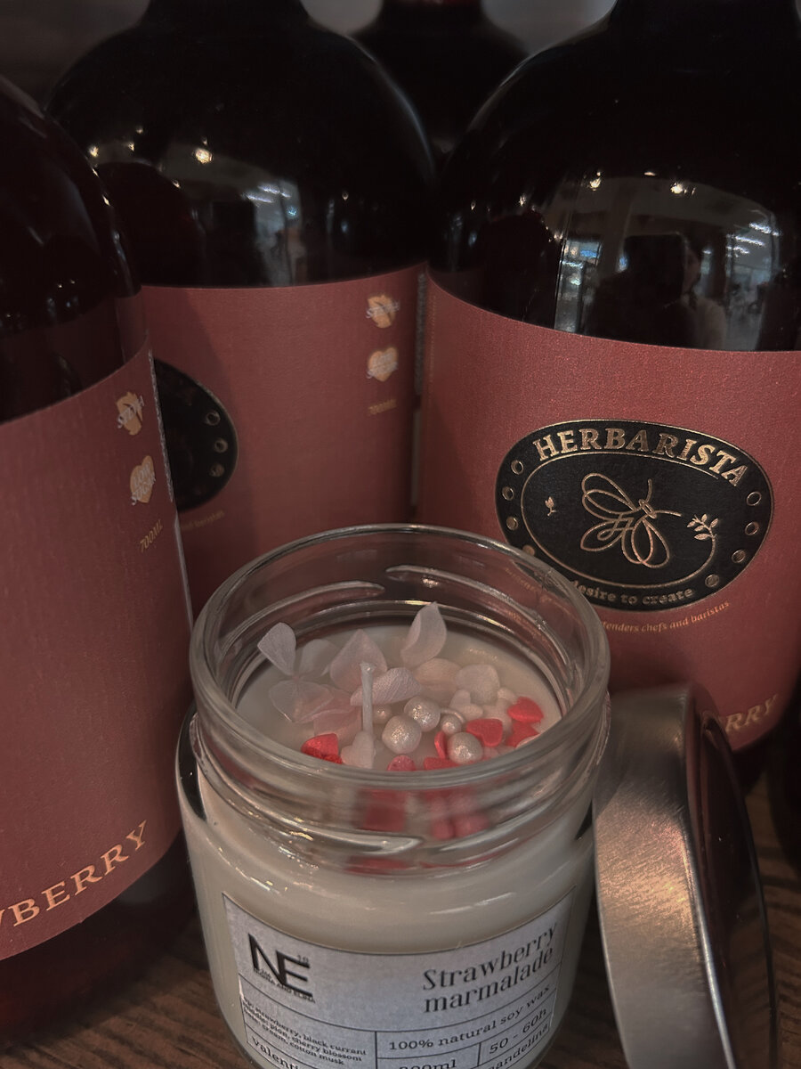 Ароматическая свеча "Клубника и мармелад"