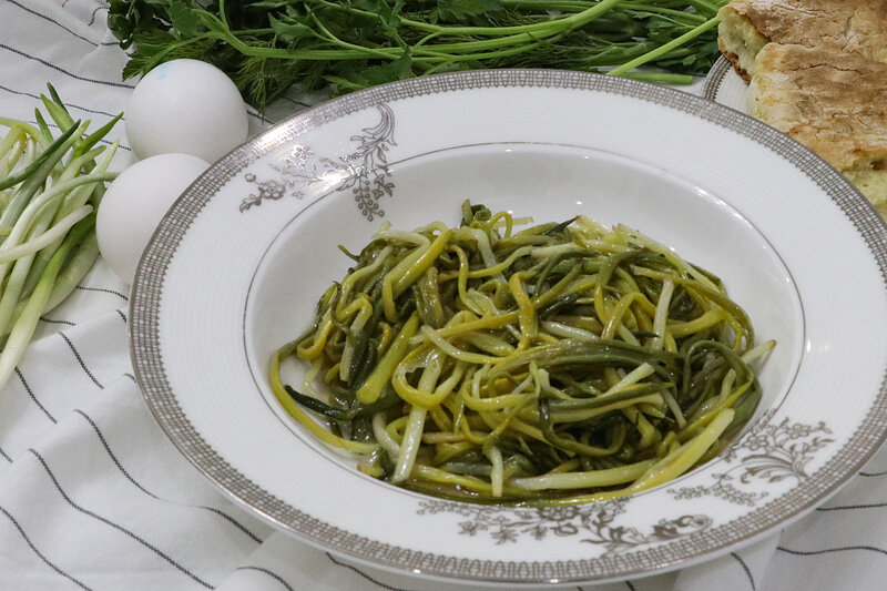 Мясо с черемшой. Черемша Чеченская кухня. ПП блюда с черемшой. Черемша в молоке Кавказ.