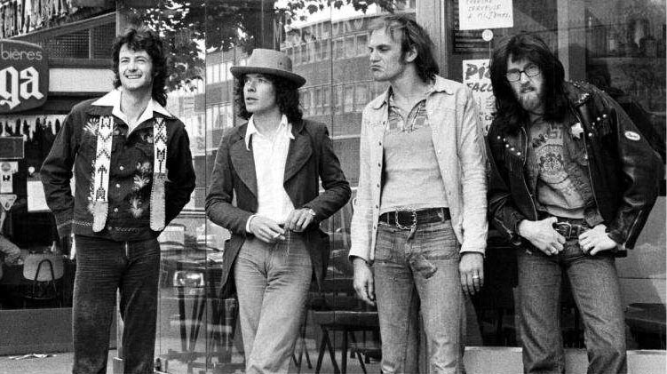 Дэвид Джексон (первый справа) в составе Van Der Graaf Generator