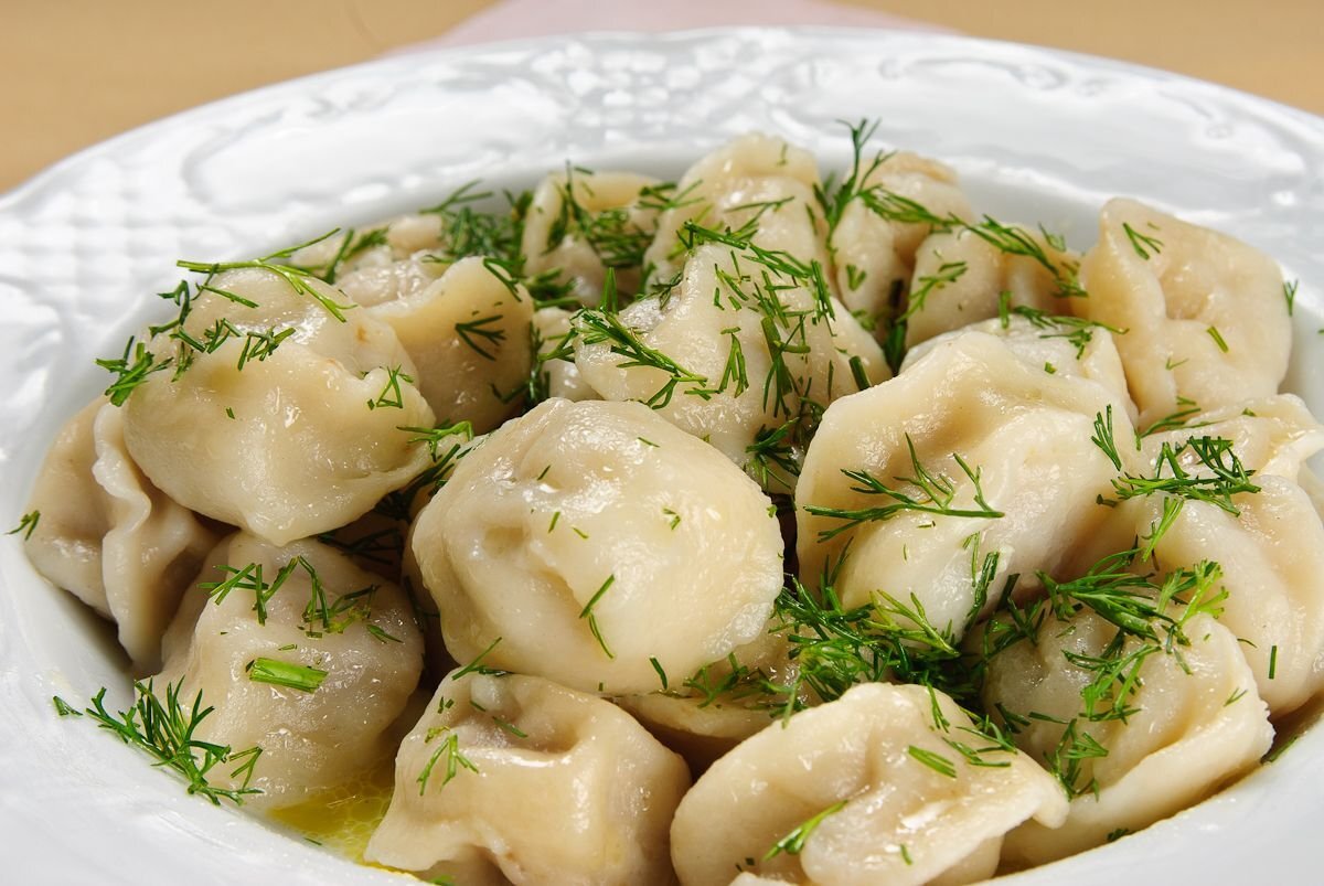 пельмени с горбушей. пельмени с щукой. с чем едят рыбные пельмени. пельмени рыбные. бянси рыбные пельмени.