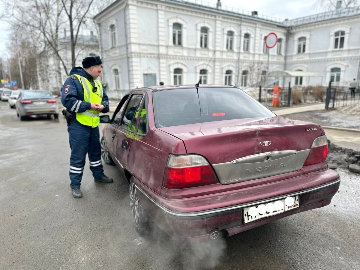 Автоюрист пояснил, за какие нарушения ПДД инспектор ГИБДД вправе отстранить  водителя от управления автомобилем и поставить его на спецстояку |  Автоюрист. Всё о ДПС. | Дзен