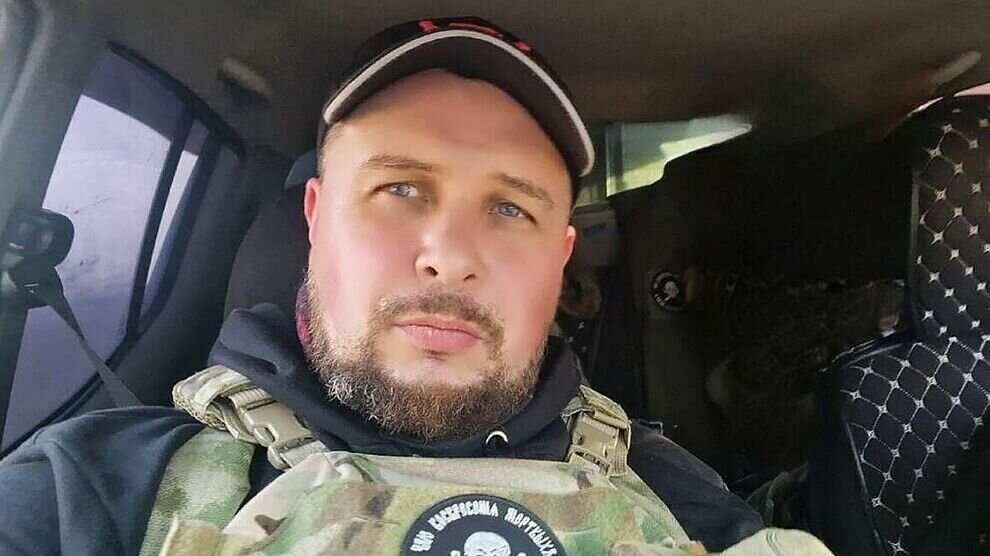     Национальный антитеррористический комитет (НАК) заявил, что к взрыву в петербуржском кафе, во время которого погиб военный корреспондент Владлен Татарский, были причастны агенты, которые сотрудничали с запрещенной в России экстремистской организацией ФБК* (признан иноагентом) Алексея Навального.
