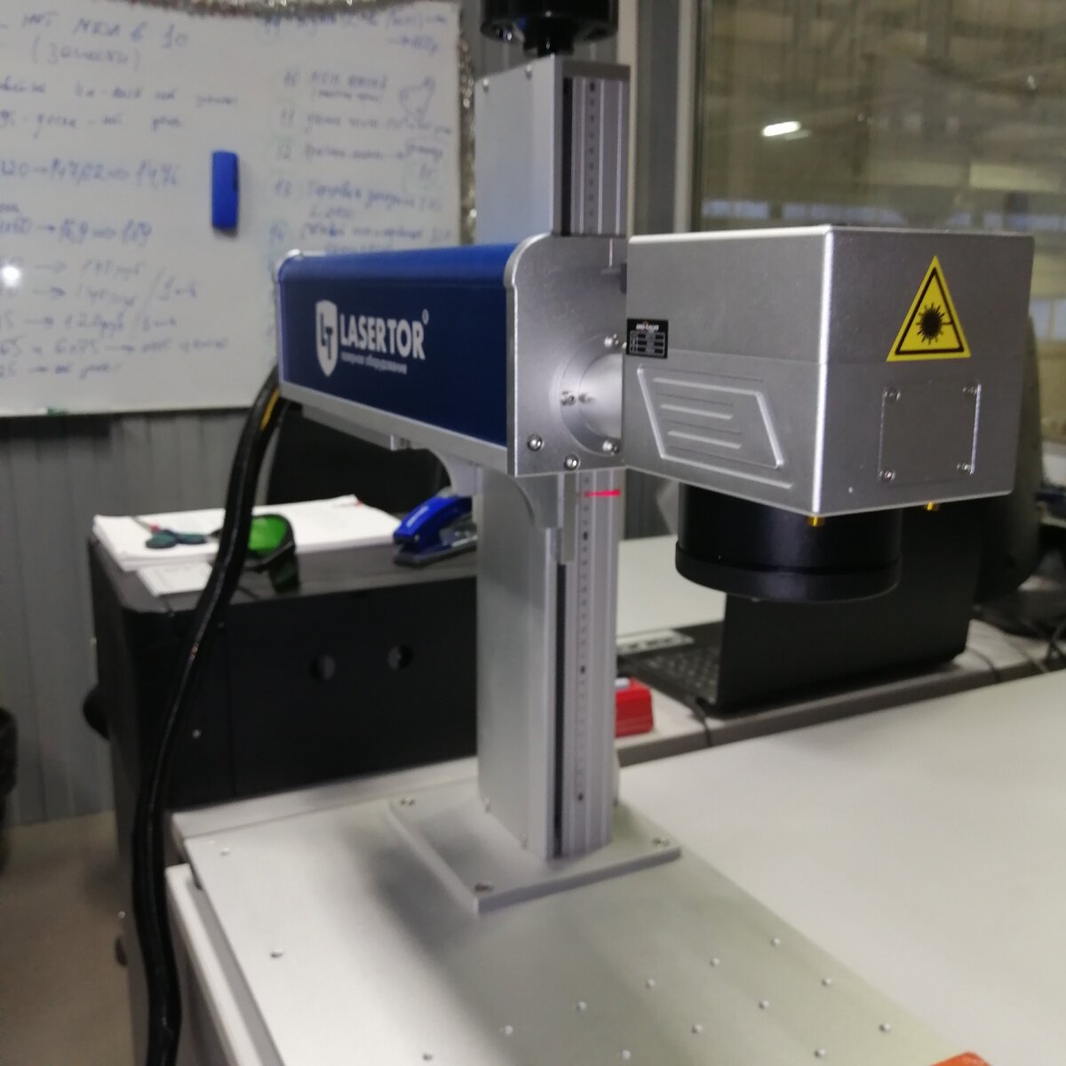 лазерный маркиратор f3030. лазерный маркер профитэкс lm 10w. лазерный маркиратор macsa. лазерный маркировщик. лазерный волоконный маркировщик lsx raycus 30q.