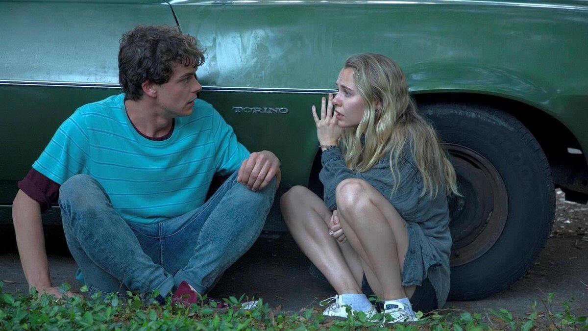 Кадр из фильма "Девушка, которая боялась дождя" (2021)